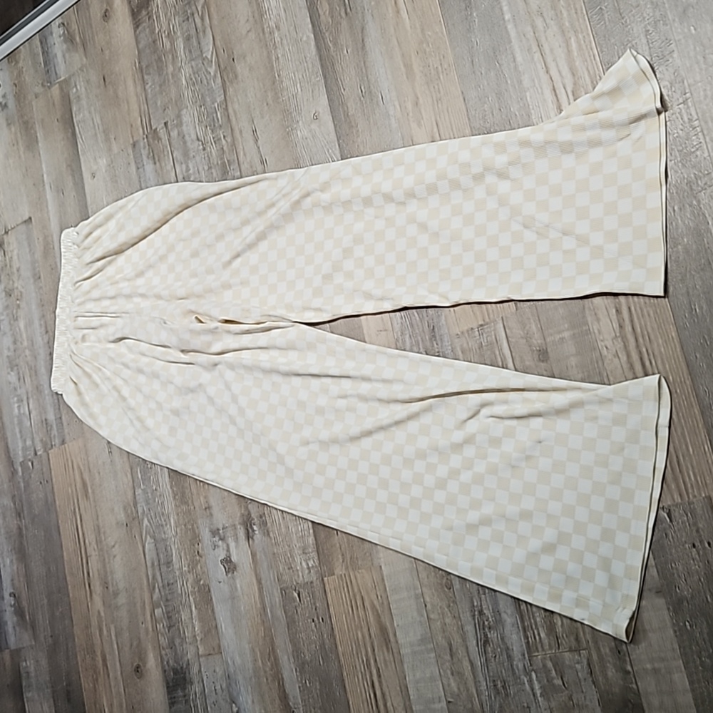 Checkered Pajama Set - Picture 6 of 6